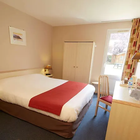Kyriad Vernon / Marcel Hotel