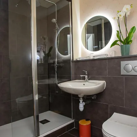 Kyriad Vernon / Marcel Hotel