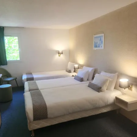 Nell Hotel 3*